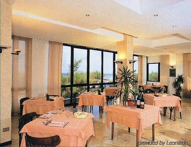 Hotel Ambassador Pesaro Restaurant photo